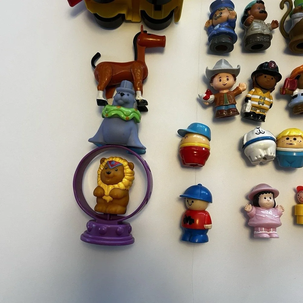Fisher Price Little People Lot Of 36 Mixed Pieces Swing Animals Farmers Cars Vtg